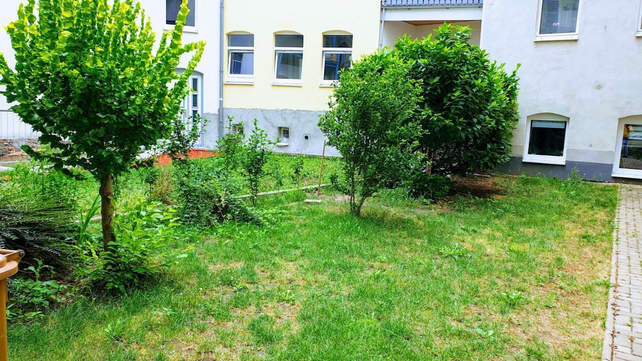 Room In City Center Halle With Shared Bathroom & Kitchen - Free Wifi, Netflix, Ipad & Ground Floor Kültér fotó