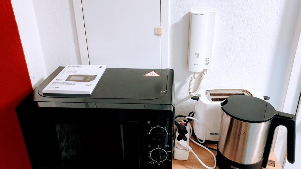 Room In City Center Halle With Shared Bathroom & Kitchen - Free Wifi, Netflix, Ipad & Ground Floor Kültér fotó